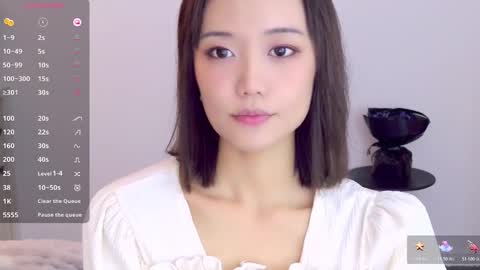 Snapshot of blon_kater chatting on November 11, 2025, 6:35 am YoYo online show from November 11, 2025, 6:35 am