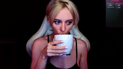 blond_ice_ann online show from July 12, 2026, 11:18 pm