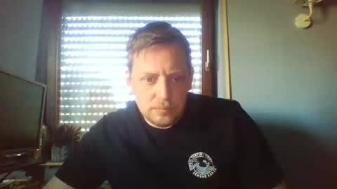 blonde32m online show from April 24, 2026, 9:34 am