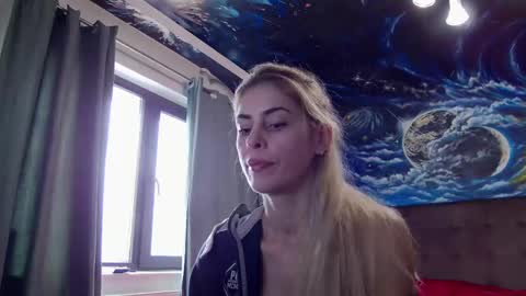 Snapshot of blonde4pasion chatting on February 20, 2025, 8:17 am blonde4pasion online show from February 20, 2025, 8:17 am