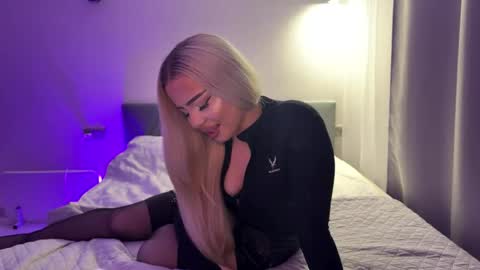 blonde8888 online show from June 3, 2026, 12:57 am