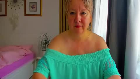 Snapshot of blonde_angel20 chatting on May 18, 2026, 3:35 am Nicole online show from May 18, 2026, 3:35 am