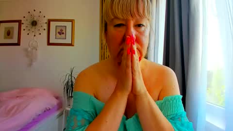 Snapshot of blonde_angel20 chatting on May 30, 2026, 4:42 am Nicole online show from May 30, 2026, 4:42 am