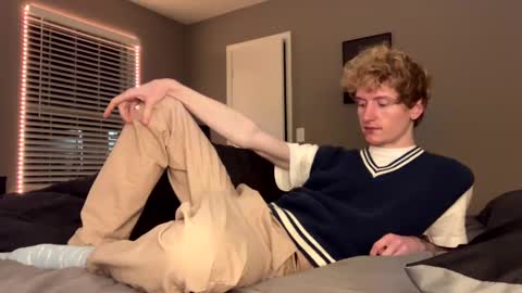 Snapshot of blonde_boi99 chatting on January 30, 2025, 2:27 am Blondie online show from January 30, 2025, 2:27 am