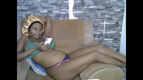 blonde_creamy online show from May 19, 2026, 3:35 am