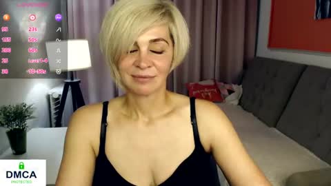 Snapshot of blondemommy_77 chatting on July 23, 2026, 5:44 pm Lola online show from July 23, 2026, 5:44 pm