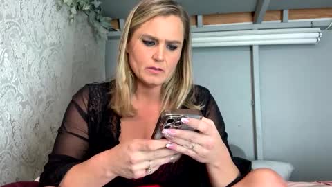 Snapshot of blondie955 chatting on September 23, 2025, 11:13 am Blondie955 online show from September 23, 2025, 11:13 am