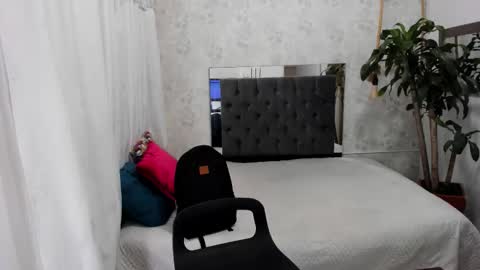 Snapshot of blondie_lover69 chatting on October 4, 2025, 8:18 pm Maleeth online show from October 4, 2025, 8:18 pm