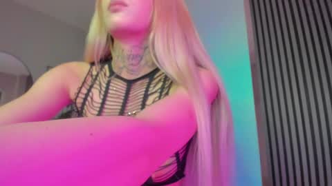 Snapshot of blondie_muller chatting on February 17, 2025, 4:59 pm blondie_muller online show from February 17, 2025, 4:59 pm