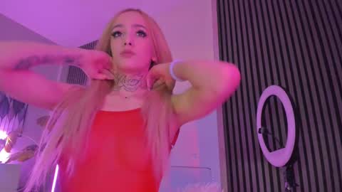 Snapshot of blondie_muller chatting on March 6, 2025, 8:27 pm blondie_muller online show from March 6, 2025, 8:27 pm