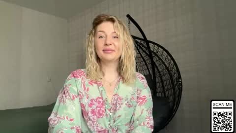blondie_xoxoxo online show from April 13, 2026, 9:48 am