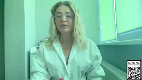 Snapshot of blondie_xoxoxo chatting on July 12, 2026, 10:06 am blondie_xoxoxo online show from July 12, 2026, 10:06 am