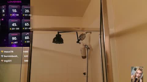 Snapshot of blondiebubblebooty chatting on November 12, 2025, 9:25 pm Bubbles online show from November 12, 2025, 9:25 pm