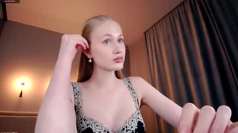 Snapshot of blondiemermaid chatting on April 3, 2026, 1:14 am Mia online show from April 3, 2026, 1:14 am