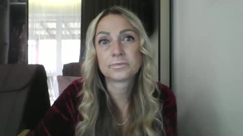 Snapshot of blondkitti chatting on October 7, 2025, 8:11 am Iren online show from October 7, 2025, 8:11 am