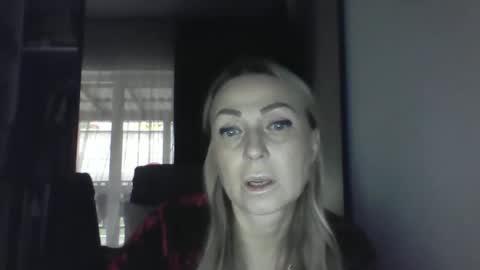 Snapshot of blondkitti chatting on November 11, 2025, 9:20 am Iren online show from November 11, 2025, 9:20 am