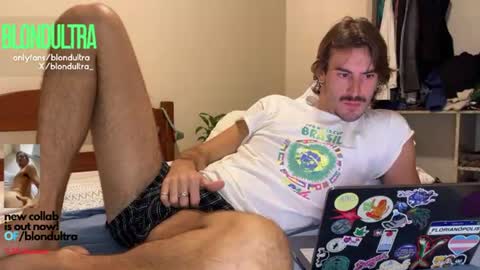 Snapshot of blondultra chatting on June 15, 2026, 6:32 pm blondultra online show from June 15, 2026, 6:32 pm