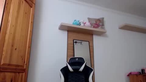 Snapshot of blondyelena chatting on February 25, 2026, 7:07 am blondyelena online show from February 25, 2026, 7:07 am