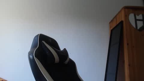 blondyelena online show from May 21, 2026, 5:58 am