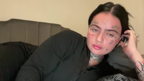 Snapshot of bloodwrist chatting on November 17, 2025, 1:55 am cuban online show from November 17, 2025, 1:55 am