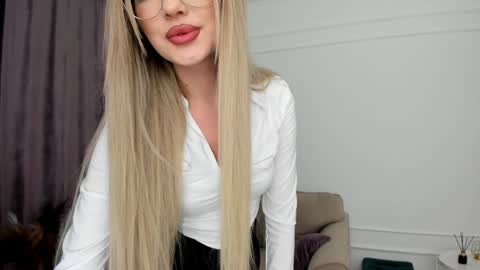 Sophia online show from January 18, 2025, 2:03 am