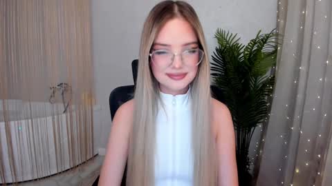 Sophia online show from January 22, 2025, 7:45 pm