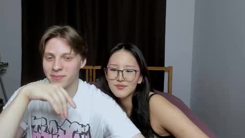 Sasha and Maria online show from November 3, 2025, 8:21 pm