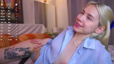 Adeline online show from November 30, 2025, 5:33 am