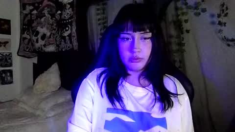 Snapshot of blue_katt chatting on December 21, 2025, 2:41 am blue katt online show from December 21, 2025, 2:41 am