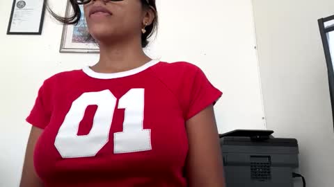 Snapshot of blueaby1 chatting on October 31, 2025, 5:47 pm blueaby1 online show from October 31, 2025, 5:47 pm