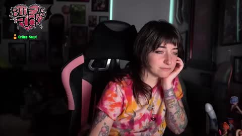 Blue online show from October 22, 2025, 12:33 am