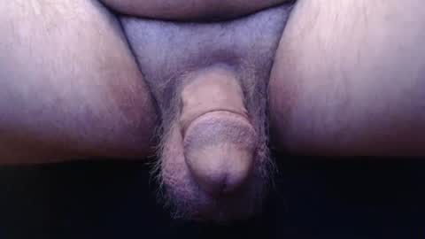 bluebee420 online show from March 13, 2026, 9:27 am