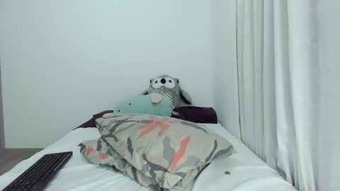 Snapshot of bluediamond_ chatting on February 20, 2025, 6:50 am bluediamond_ online show from February 20, 2025, 6:50 am