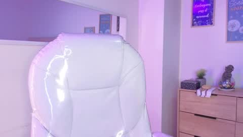        online show from October 18, 2025, 10:27 am