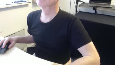 blueeyesn8 online show from October 10, 2025, 9:08 am