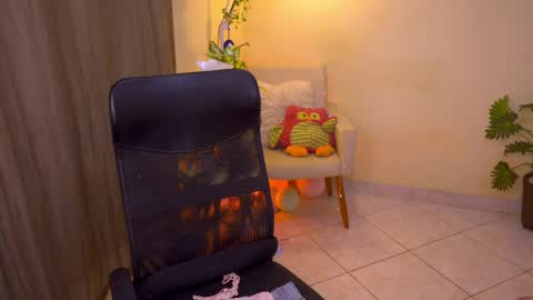 FLORAA online show from May 15, 2026, 3:41 pm