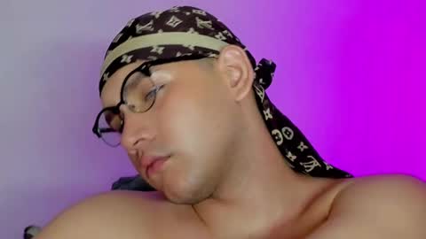 Snapshot of bluehsunny chatting on October 4, 2025, 8:45 am alexander online show from October 4, 2025, 8:45 am