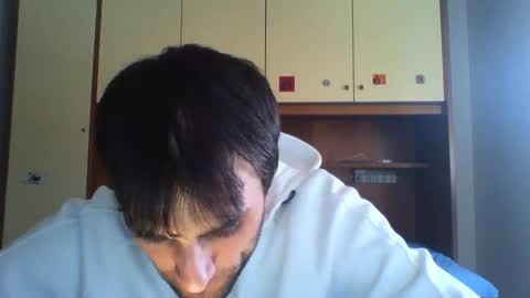 bluejoee online show from April 16, 2026, 9:21 am