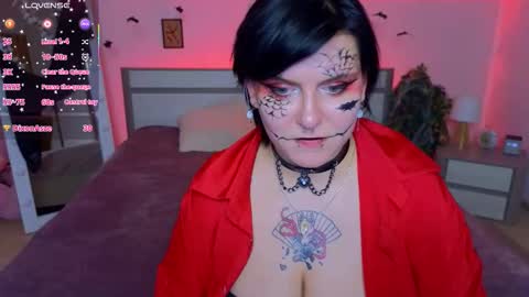 Snapshot of bluelunaray chatting on October 16, 2025, 11:11 am Hi my name is Lunaray online show from October 16, 2025, 11:11 am