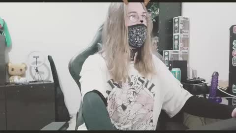 Snapshot of bluespanking chatting on December 17, 2025, 12:16 am Blue online show from December 17, 2025, 12:16 am