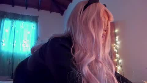 Snapshot of blumasweet chatting on February 14, 2025, 3:05 pm Bluma Sweet online show from February 14, 2025, 3:05 pm