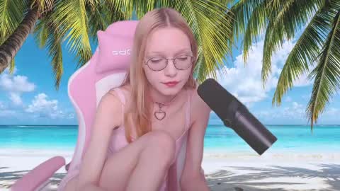 Snapshot of blush_alert chatting on June 2, 2026, 9:00 am Diana online show from June 2, 2026, 9:00 am