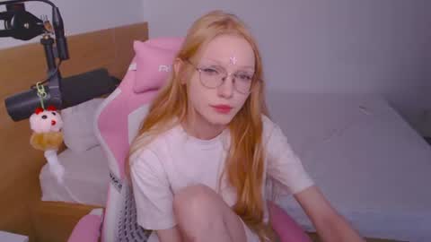 Snapshot of blush_alert chatting on June 9, 2026, 5:52 am Diana online show from June 9, 2026, 5:52 am