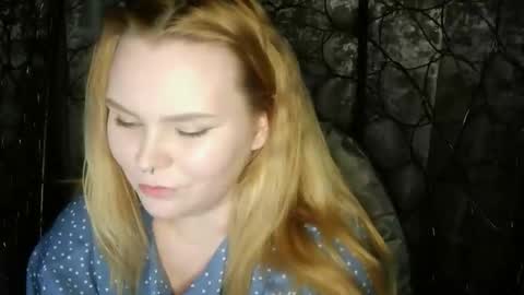 Snapshot of blushing_star chatting on October 23, 2025, 5:01 pm blushing_star online show from October 23, 2025, 5:01 pm