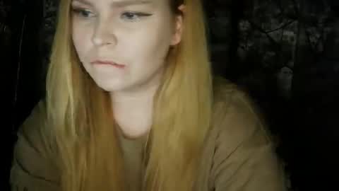 Snapshot of blushing_star chatting on November 9, 2025, 3:32 pm blushing_star online show from November 9, 2025, 3:32 pm