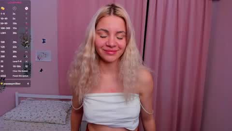 Chloe online show from September 10, 2025, 3:45 pm