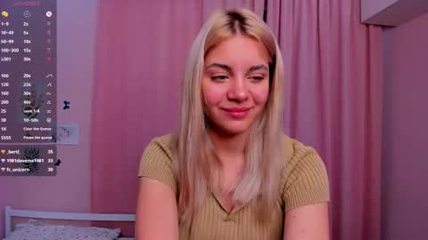 Chloe online show from September 11, 2025, 3:23 pm