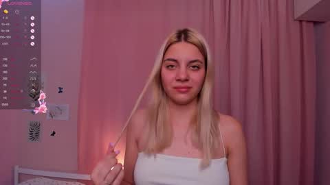 Chloe online show from September 14, 2025, 3:11 pm