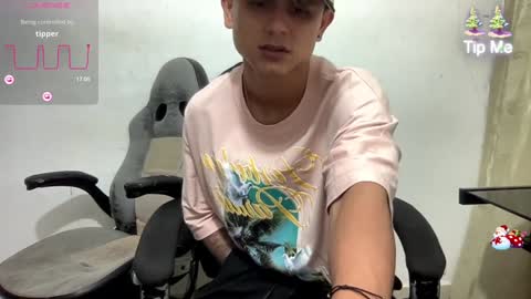 Snapshot of bob_pettersonn chatting on December 8, 2024, 12:18 am Bob INDEPENDENT MODEL online show from December 8, 2024, 12:18 am