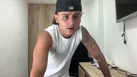 Snapshot of bob_pettersonn chatting on September 30, 2025, 4:50 am Bob INDEPENDENT MODEL online show from September 30, 2025, 4:50 am